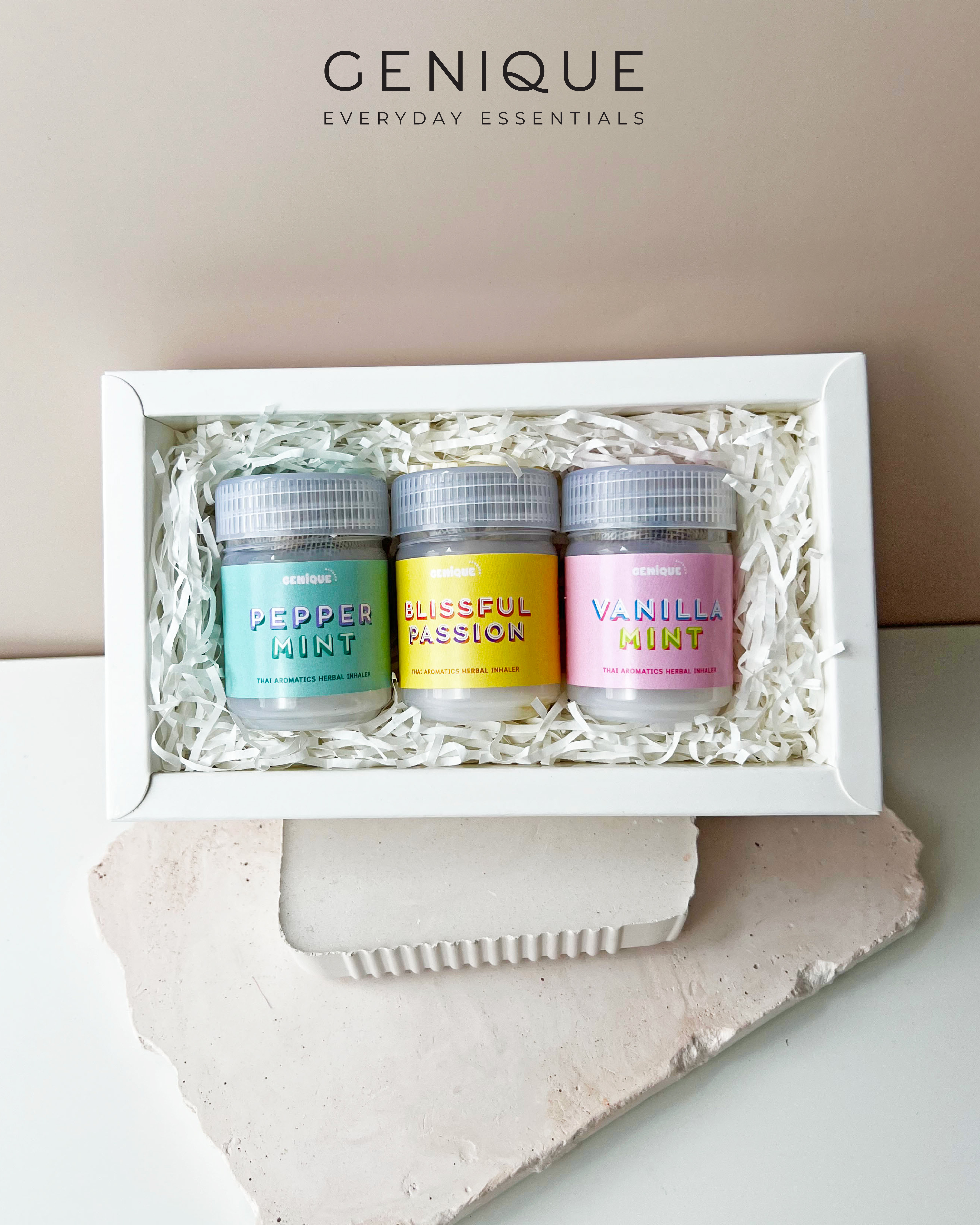 Genique พรีเมี่ยมเซท Giftset  Happy Heal ยาดมขวดขาวขุ่น 3 ขวด