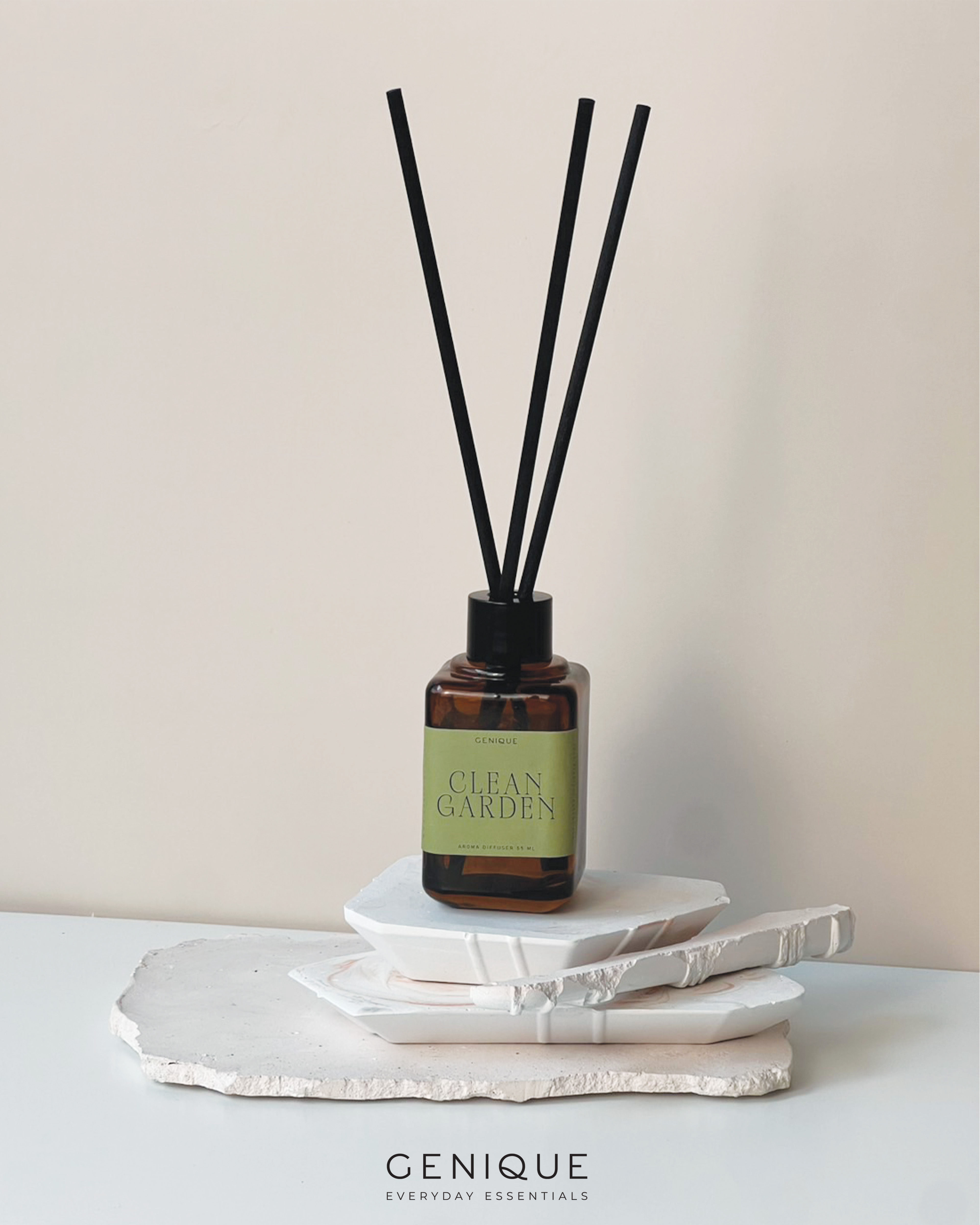 Genique Diffuser น้ำหอมปรับอากาศ  ขวดสีชา | Green Garden